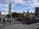 Rakev s královnou Albtou II. dorazila v Londýn do parlamentu. (14. záí 2022)