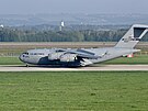 Americk transportn letoun C-17 Globemaster na monovskm letiti v rmci Dn...