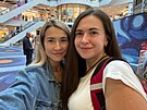 Anna (vlevo) se svou sestrou Marinou vyrazily do Varavy, kde se Marin...