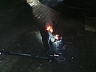 Majitel kolob�ku je�t� stihl vyt�hnout z gar�e.