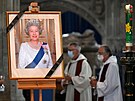 Me za zesnulou královnu Albtu II. v katedrále v Salisbury (11. záí 2022)