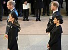 Princové William a Harry s manelkami Kate a Megan (14. záí 2022)