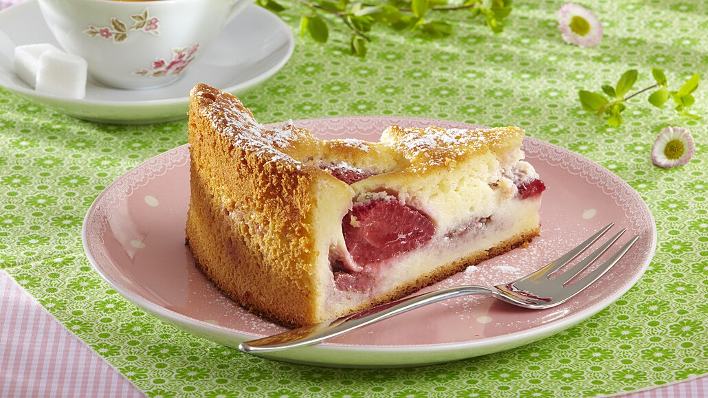 Jogurtová bublanina s jahodami