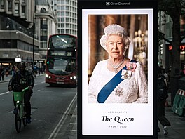 Pípravy na královnin poheb v Londýn vrcholí. (13. záí 2022)