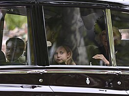 Princ George, princezna Charlotte, princezna z Walesu Kate a královna cho...
