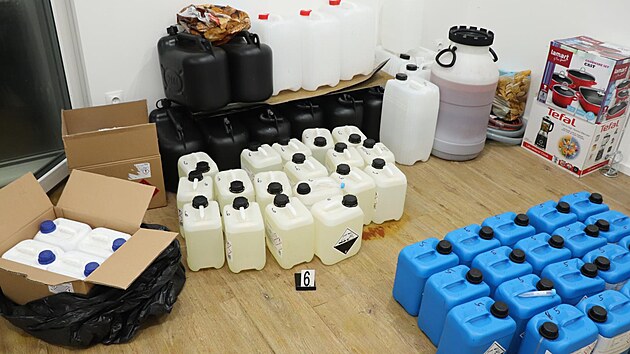 Policie odhalila u Chebu laborato na vrobu stovek kilogram metamfetaminu. (12. z 2022)
