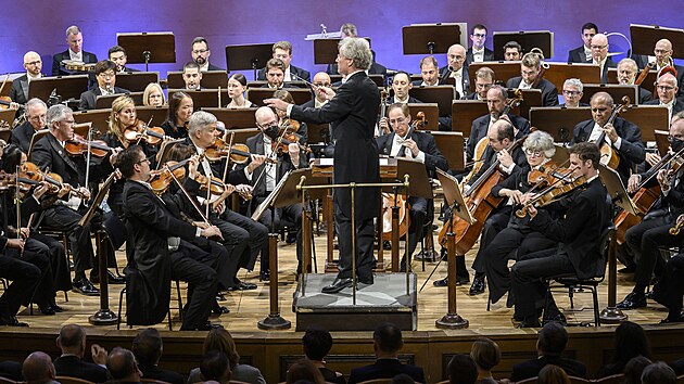 Clevelandsk orchestr a dirigent Franz Welser-Mst na Dvokov Praze (11. z 2022)