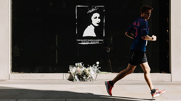 Vzpomnka na zesnulou britskou panovnici v Londn (17. z 2022)