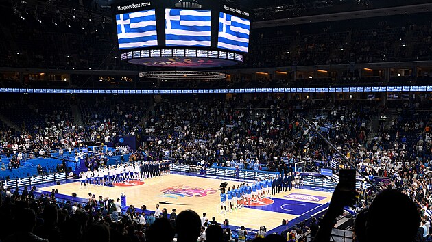 Poslední okamžiky před začátkem osmifinále MS v basketbalu mezi Řeckem a Českem.
