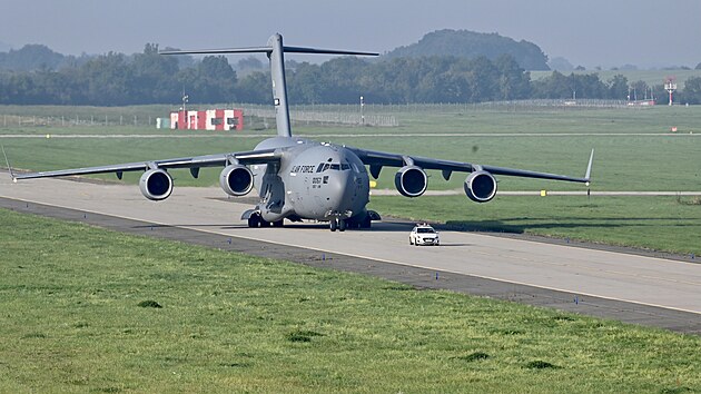 Americký transportní letoun C-17 Globemaster na mošnovském letišti v rámci Dnů NATO v Ostravě (13. září 2022)