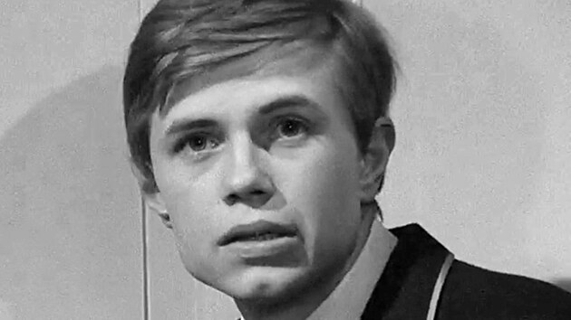 V seriálu Sňatky z rozumu (1968) hrál Krejča Míšu Borna, 18 let poté ztvárnil stejnou postavu v navazujícím seriálu Zlá krev.