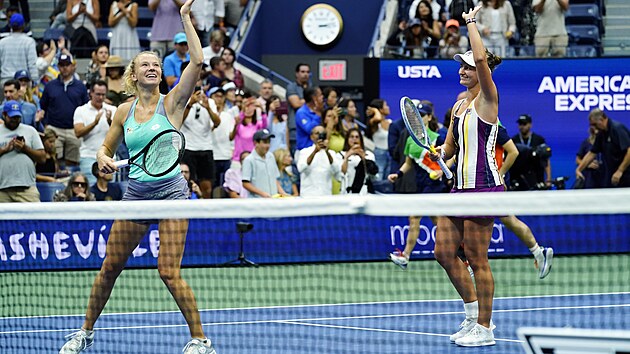 Barbora Krejkov a Kateina Siniakov se raduj z vtzstv ve finle US Open.