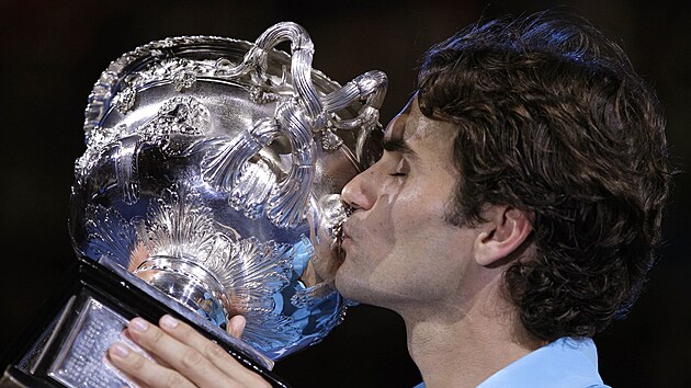 Roger Federer po vhe na Australian Open v roce 2010.