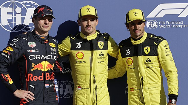 Ti nejlep z kvalifikace Velk ceny Itlie F1. Zleva druh Max Verstappen, vtz Charles Leclerc a tet Carlos Sainz.