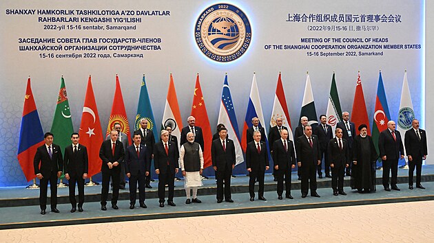 Vladimir Putim se na Summitu představitelů Šanghajské organizace pro spolupráci (SCO) v uzbeckém Samarkandu setkal i s čínským prezidentem Si Ťin-pchingem. (16. září 2022)