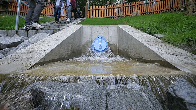 Plze zaala doplovat Boleveck rybnk vyitnou vodou z Berounky. Soust projektu je pravna vody v nedalek istrn odpadnch vod. (16. 9. 2022)