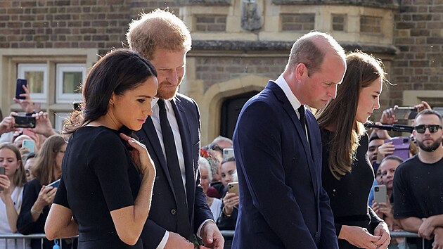 Vvodkyn Meghan, princ Harry, princ William a princezna Kate (Windsor, 10. z 2022)