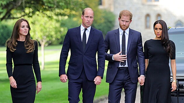 Princezna Kate, princ William, princ Harry a vvodkyn Meghan (Windsor, 10. z 2022)