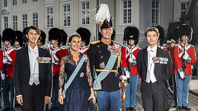Dnsk princ Nikolai, princezna Marie, princ Joachim a princ Felix na oslavch vro 50 let na trnu dnsk krlovny Margrethe II. (Koda, 10. z 2022)