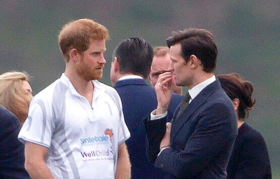 Princ Harry a Matt Smith (Ascot, 6. kvtna 2017)