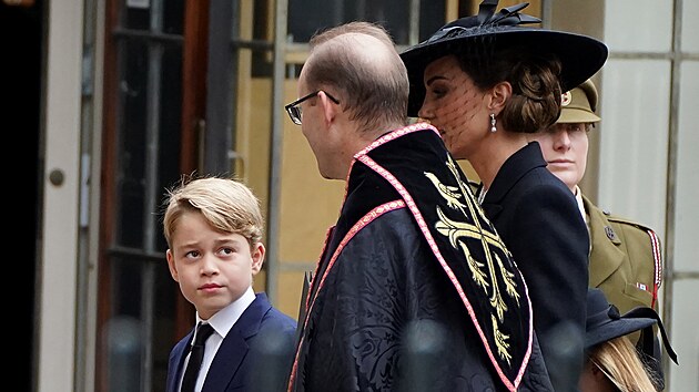 Princ George a princezna Kate na pohbu britsk krlovny Albty II. (Londn, 19. z 2022)