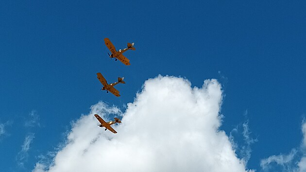 Retrom�ste�ko v Pardubic�ch nab�dlo p�ehl�dku techniky i hra�ek. Doprovodn� program bavil d�ti i dosp�l�. (10. z��� 2022)