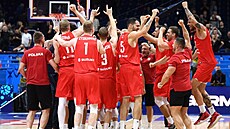 Euforie polských basketbalistů po vítězném čtvrtfinále.