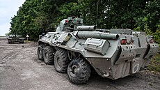 Oputná ruská vojenská vozidla u msta Balaklija na Ukrajin. (10. záí 2022)