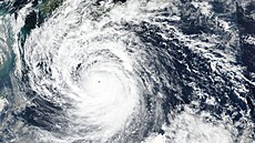 Satelitní snímek zveřejněný NASA v sobotu 17. září ukazuje tajfun Nanmadol,... | na serveru Lidovky.cz | aktuální zprávy