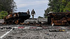 Zničená obrněná vozidla na silnici v Balakliji v Charkovské oblasti 11. září... | na serveru Lidovky.cz | aktuální zprávy