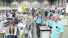 Veletrh Sbratel láká tisíce nadenc z Prahy i z eska. Pijídjí ale i...