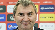 Trenér reprezentace do 21 let Jan Suchopárek na tiskové konferenci.