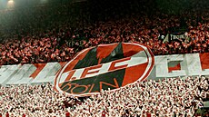 Fanou�ci FC Köln  b�hem utkání Konferen�ní ligy proti Slovácku.