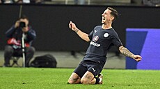 Milan Petržela ze Slovácka se raduje z gólu v utkání Konferenční ligy v Kolíně...