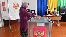 Lidé v Rusku hlasují od pátku do nedle v místních volbách. (11. záí 2022)