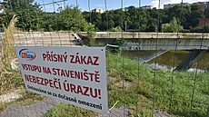 Lávka u prmyslové koly ve Vsetín je v havarijním stavu (záí 2022)