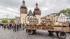 Chovatelé v Náchodě protestovali proti přílišné ochraně vlků. (19. 9. 2022) | na serveru Lidovky.cz | aktuální zprávy