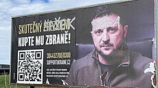 Nkteré billboardy dokonce nkdo posprejovat nacistickými symboly.