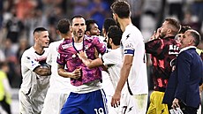 Vypjaté scény po záv�re�ném hvizdu utkání Juventus - Salernitana (2:2). Domácí...