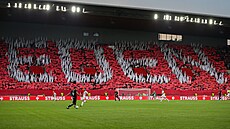 Choreografie fanouk Slavie Praha bhem zápasu Konferenní ligy s FC Ballkani.