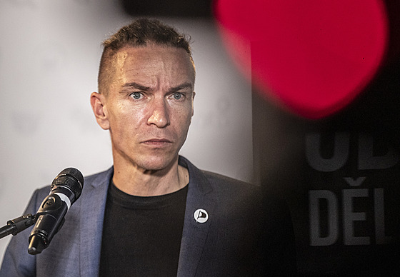 Metodika má podle Ivana Bartoe pispt k tomu, aby peníze z inzerce na státních webech nekonily na útech provozovatel konspiraních web.