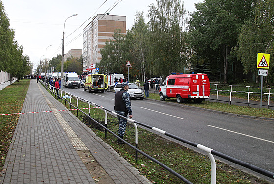 Zásah sloek záchraná a bezpenostních sil v ruském Ievsku po stelb v...