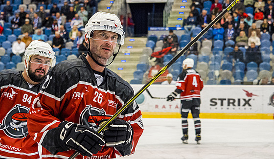 Chomutovský kapitán Viktor Hübl v zápase s týmem Klatov.