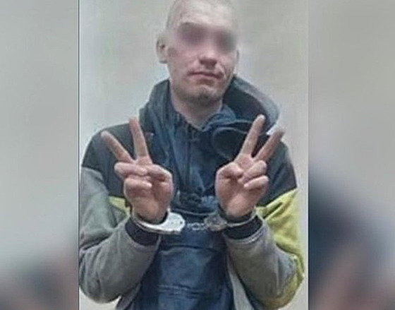 Usvědčený vrah a kanibal Jegor Komarov nyní bojuje na frontě na Ukrajině s...