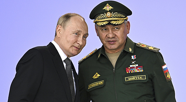 Ruská hra na „zvláštní operaci“ skončila. Jestřábi vítají totální válku