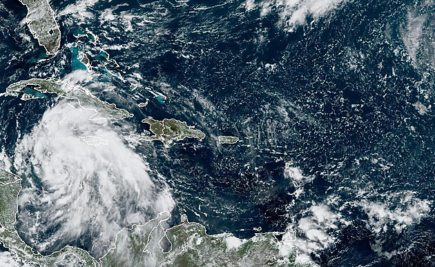 Na Kubu se žene tropická bouře Ian, do poloviny týdne může zasáhnout i Floridu