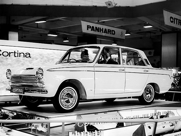 Jak si Ford udělal z olympijské bobovky v Cortině skluzavku pro svou cortinu