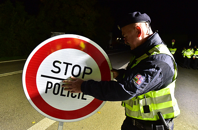 Policie odepřela vstup do Česka 176 migrantům převážně ze Sýrie