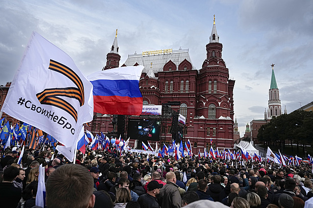 Rusko k sobě připojí čtyři ukrajinské oblasti. Putin podepsal dekrety