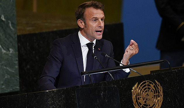 Rusko se vrací do dob imperialismu a kolonialismu, prohlásil Macron v OSN